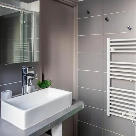 Daire #20 2p Port/parking/ac/central Elegant 5min Promenade *